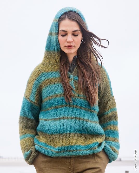 HOODIE WITH BUTTON PANEL - Gigante
Show details