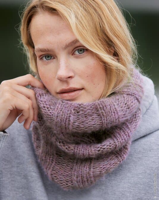 RIB PATTERN LOOP - Brigitte No. 3
Show details