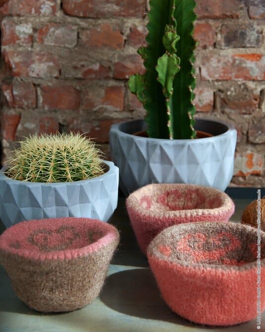 SET OF BOWLS · FELTRO
Show details