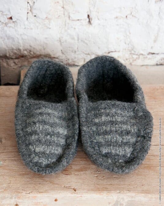 MOCCASINS · FELTRO
Show details