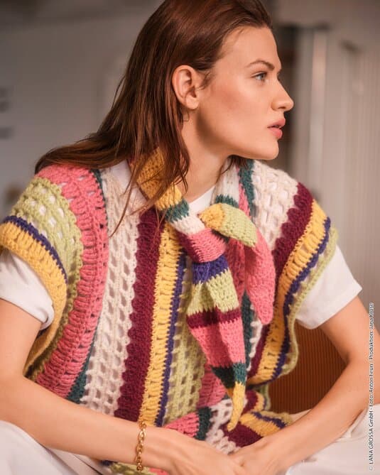 CROCHET PONCHO - Brigitte No.2
Show details