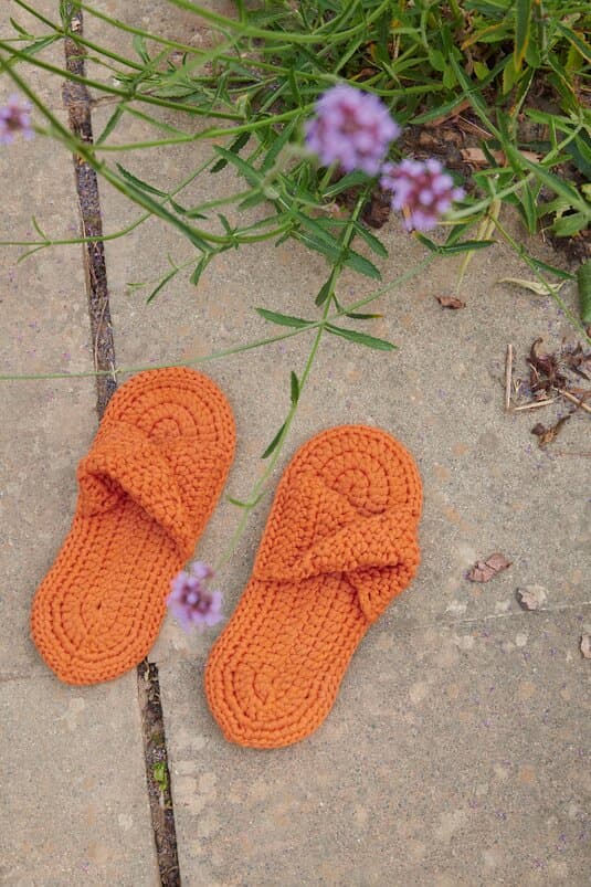 CROCHET SLIPPERS - The Tube
Show details
