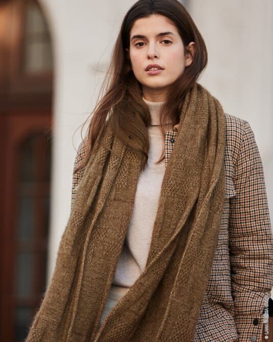 Stole with right left pattern
Show details