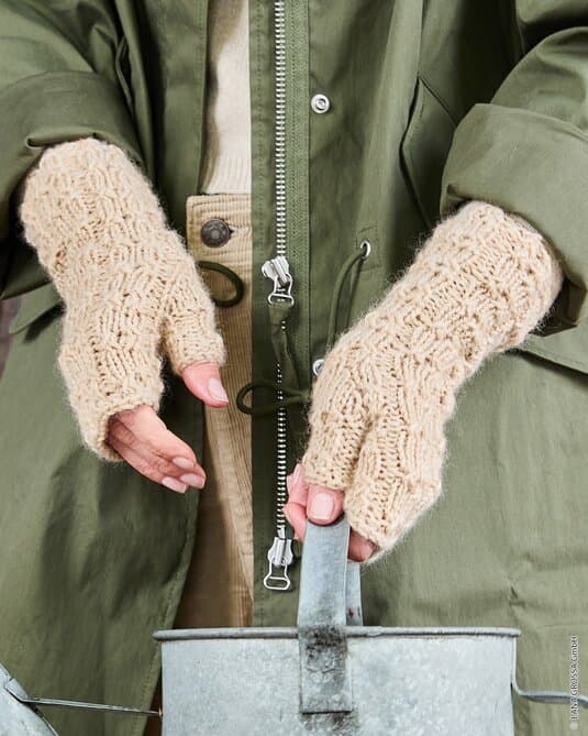 HAND CUFFS - Landlust-Naturwolle
Show details