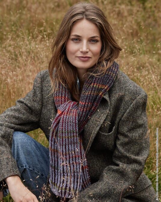 SCARF • Gomitolo Maya & Gomitolo Versione
Show details