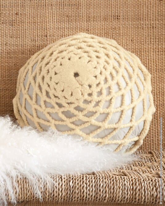 PILLOW • Feltro
Show details