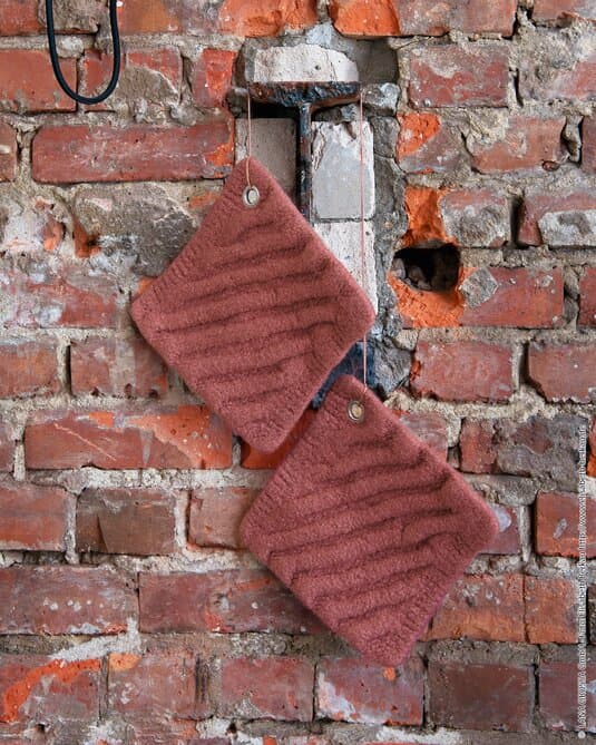 POT HOLDERS · FELTRO
Show details