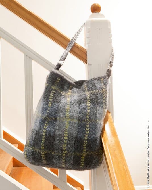 Handbag
Show details