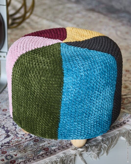 HOCKERHUSSE IN FESTEN MASCHEN - The Look
Show details