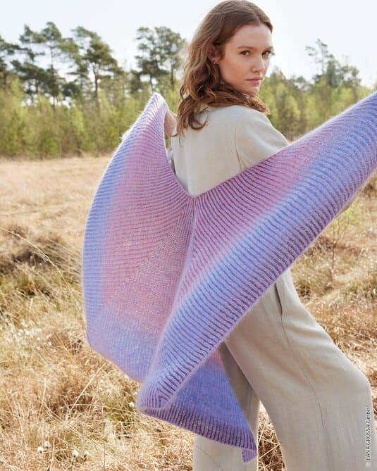 PONCHO SHAWL - Merino Lace Aquarell & Silkhair & Cool Wool Lace
Show details